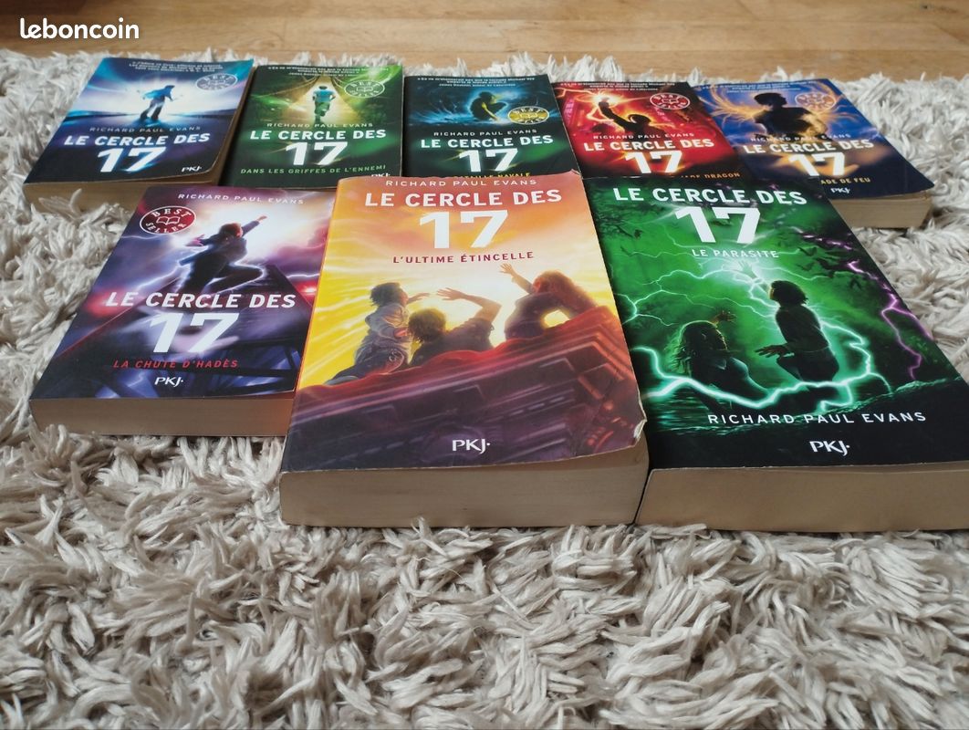 Le cercle des 17 - Livres