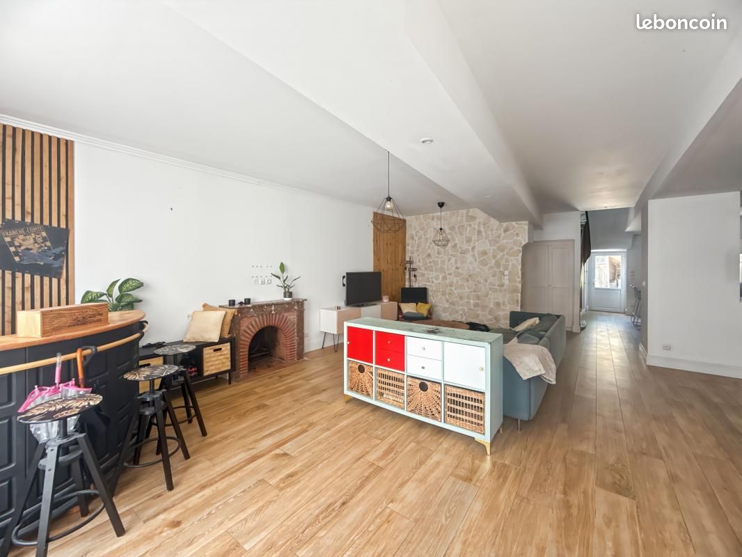 Maison 5 pièces 174 m² · à Artenay · 174 m² · 1 141 €/mois
