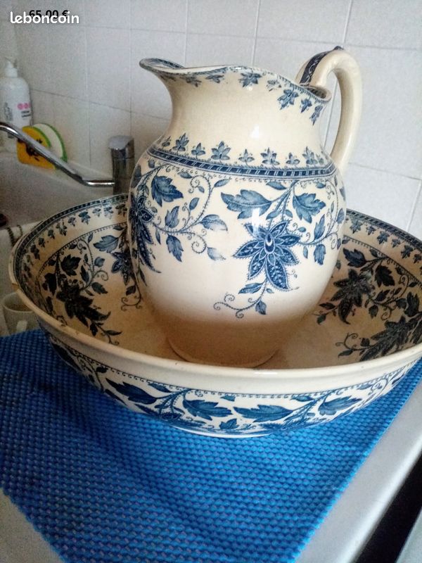 Ancienne vasque et Broc en Faience "Sarregueminnes" (image 1)