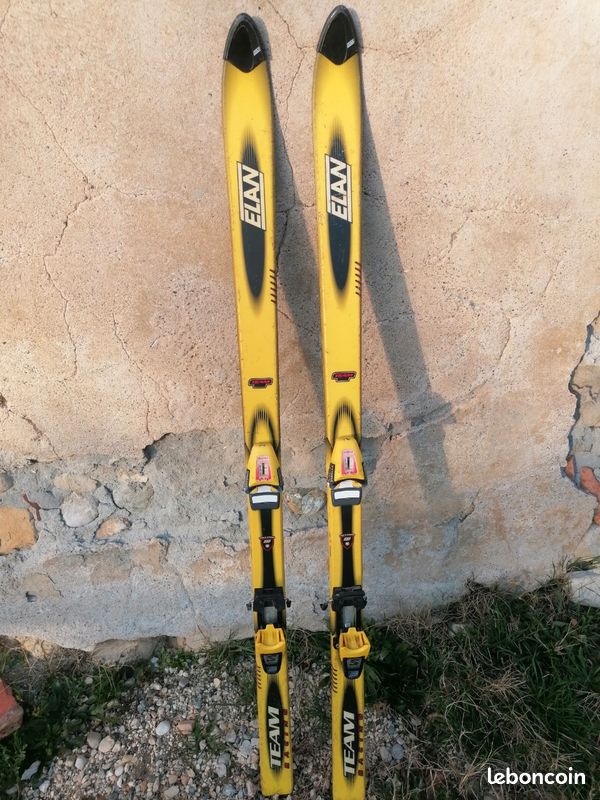 Ski enfant. Taille 130 .
Taille 130 (image 1)