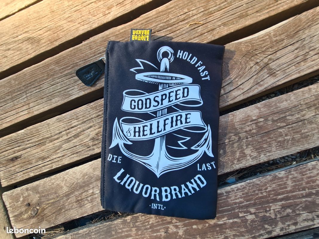 Liquor brand pochette (image 1)