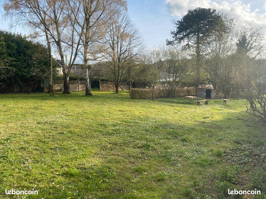 Terrain constructible 1190m2 (image 2)
