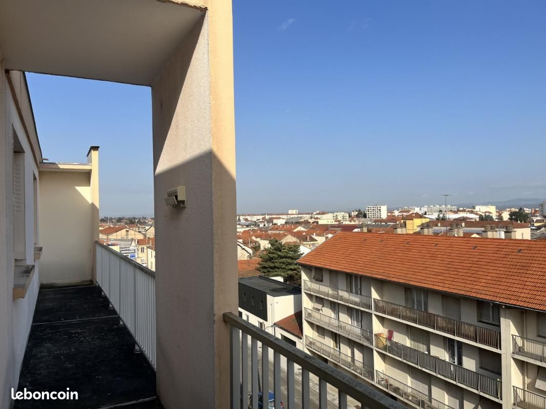 Appartement 2 pièces 48 m² · à Roanne · 48 m² · 490 €