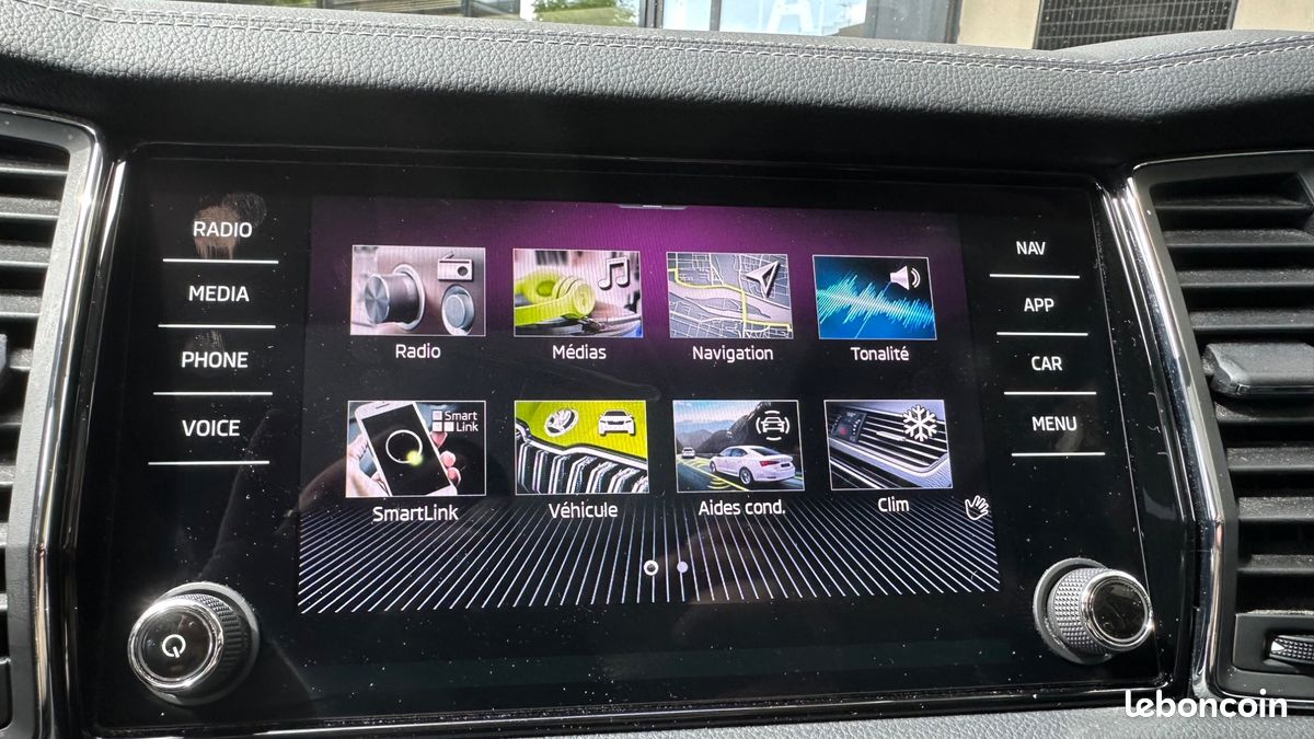 Skoda kodiaq 2.0 tdi 150 ch scr style 4x2 dsg 7pl / toit ouvrant / entretien constructeur (image 28)