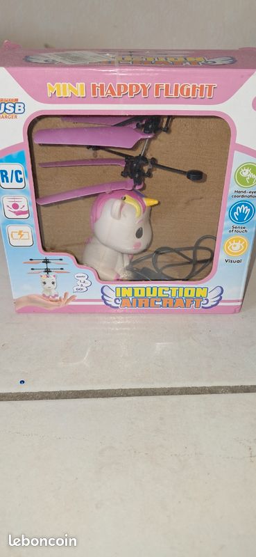 Drone enfant fille (image 1)
