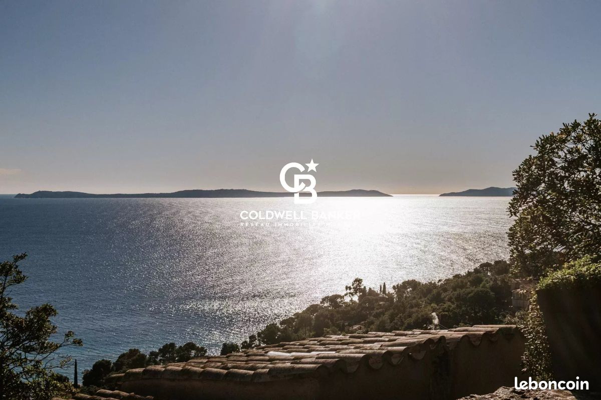 Maison 8 pièces 157 m² · à Rayol-Canadel-sur-Mer · 157 m² · 1 800 000 €