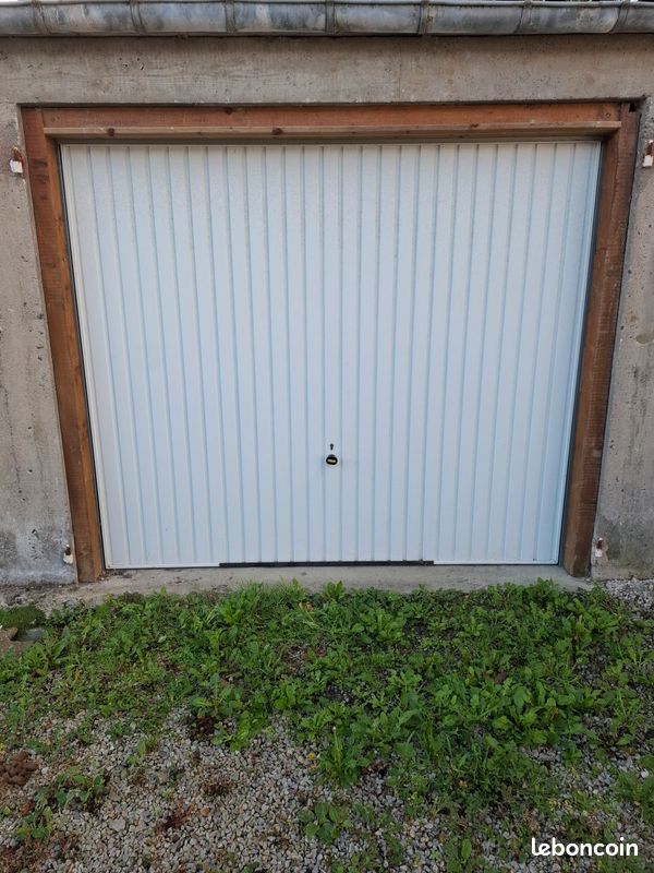 Parking 15 m² · à Cherbourg-en-Cotentin · 15 m² · 100 €/mois