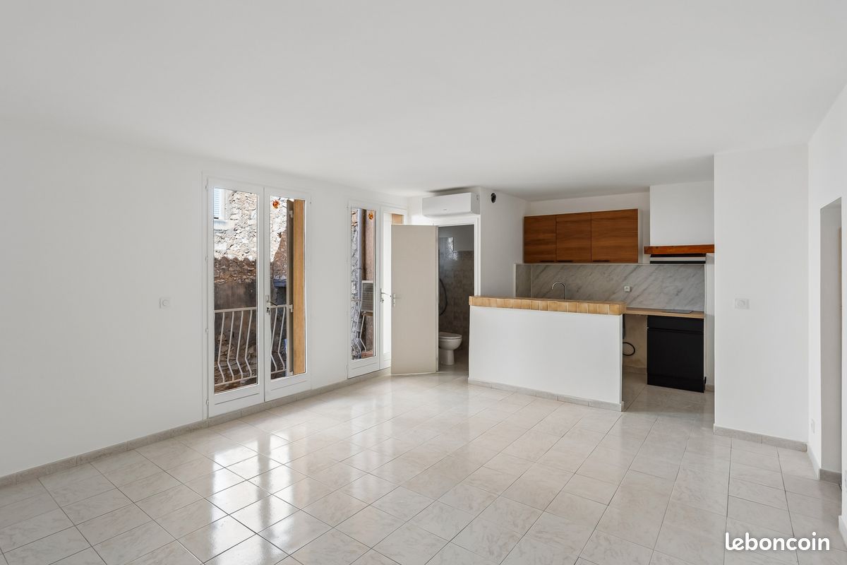 Appartement 1 pièce 35 m² · à La Fare-les-Oliviers · 35 m² · 130 000 €