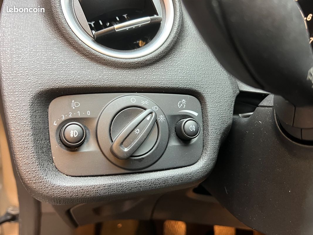 Ford fiesta 1.0 scti 100 titanium - gps - bluetooth - clim auto - suivi entretien - faible kilometrage (image 22)