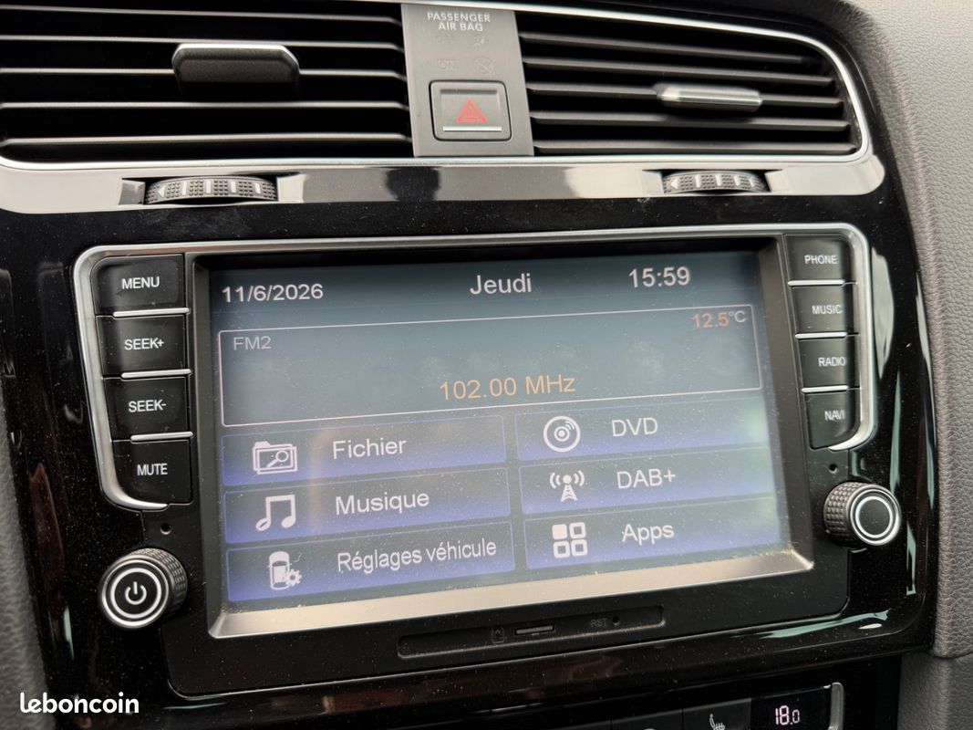 VOLKSWAGEN GOLF 7 GTI 2.0 TSI 220ch DSG6 - Sièges Chauffants / Carnet d'entretien - (image 21)