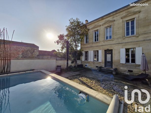 Maison 8 pièces 260 m²