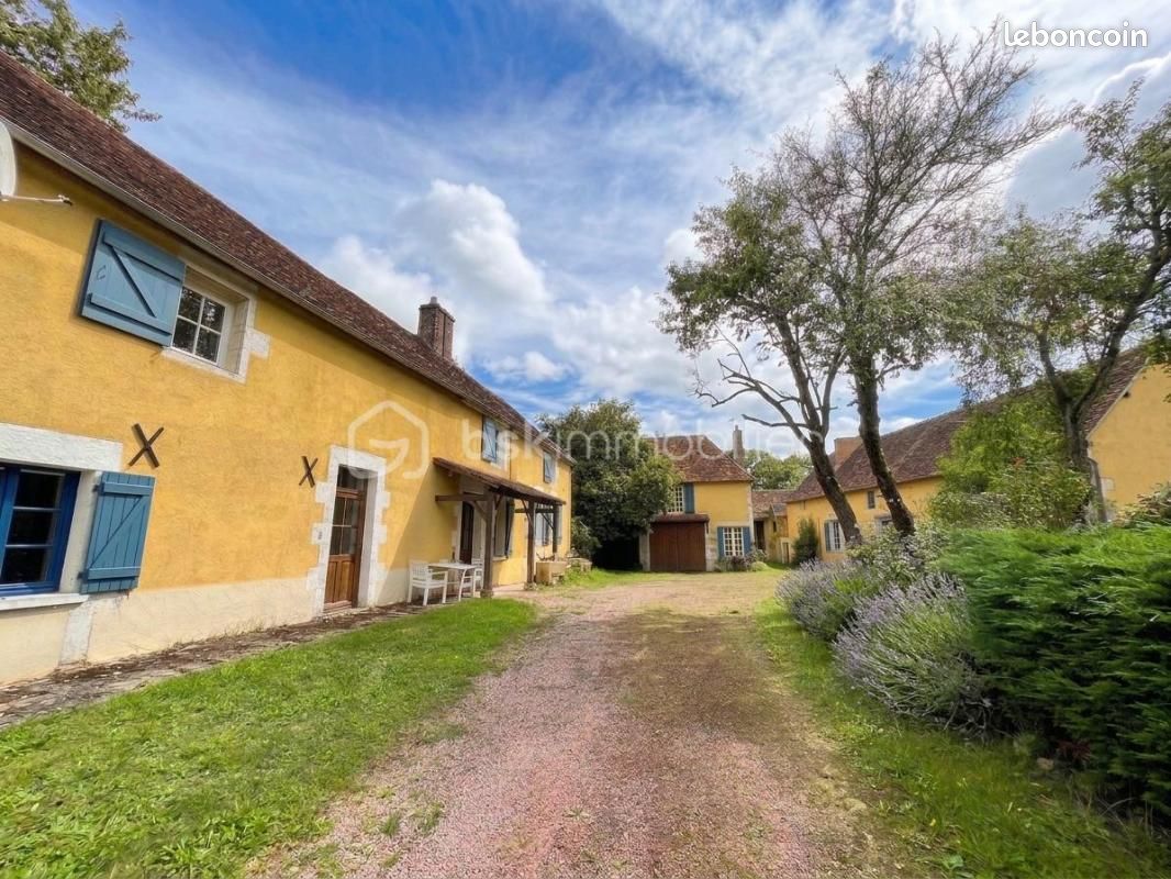 Maison 5 pièces 157 m² · à Dampierre-sous-Bouhy · 157 m² · 265 000 €