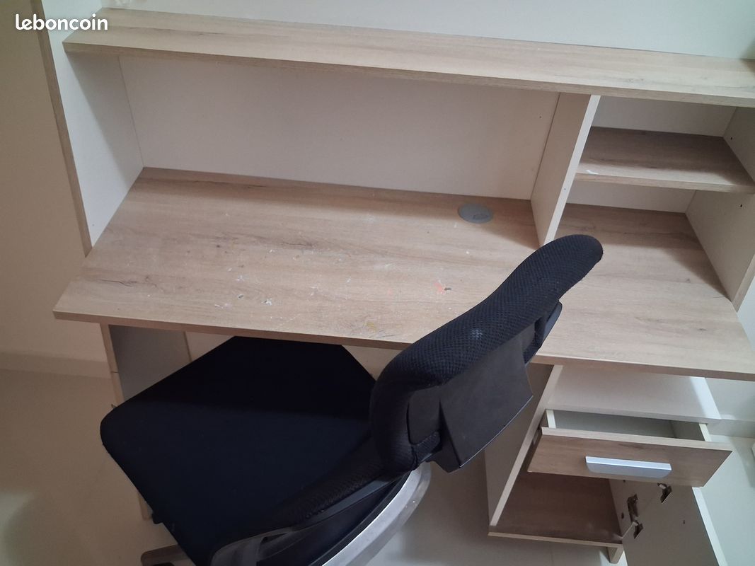 Bureau (image 2)