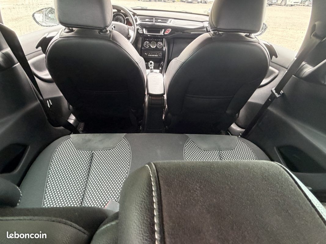 Citroen ds3 1.6 hdi 90 airdream so chic 2011 (image 4)