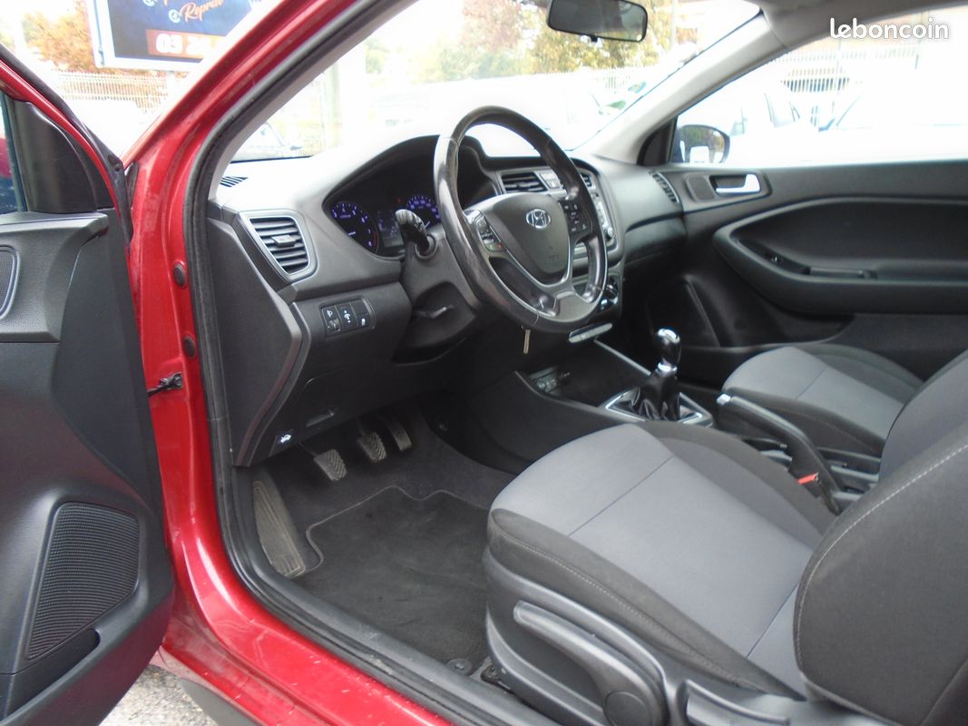 Hyundai i20 coupe 1.2 84 intuitive (image 5)