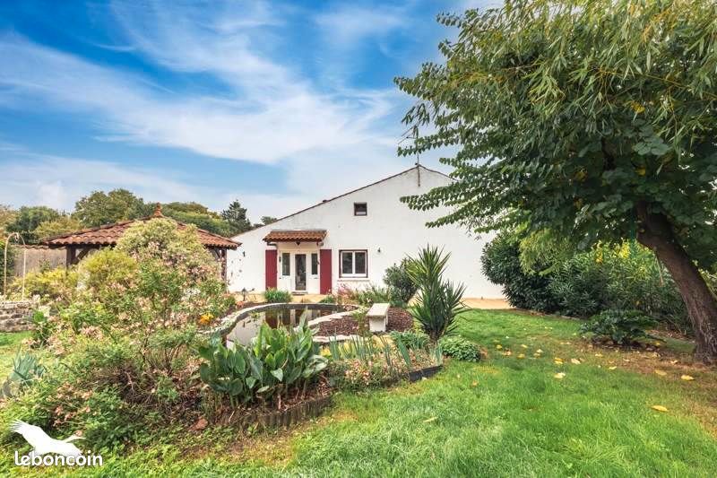 Maison 7 pièces 215 m² · à Lussant · 215 m² · 335 000 €