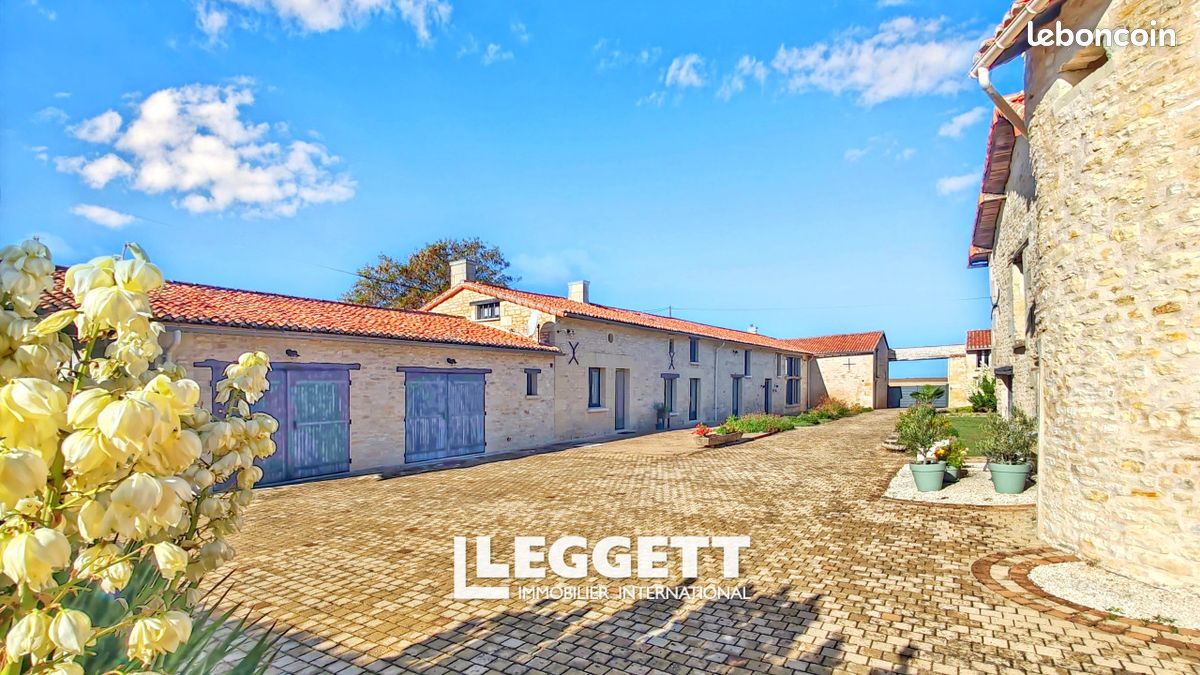 Maison 7 pièces 272 m² · à Sammarçolles · 272 m² · 397 300 €