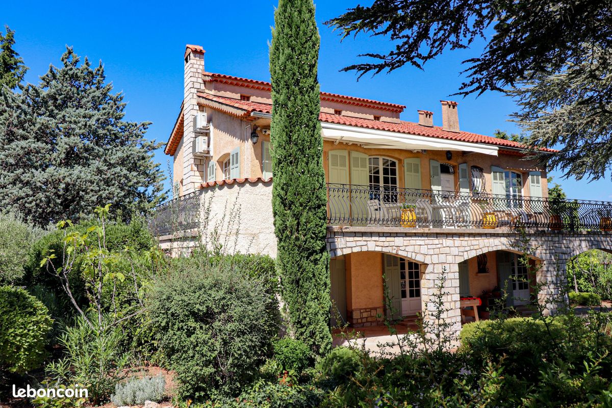 Maison 8 pièces 180 m² · à Flayosc · 180 m² · 725 000 €