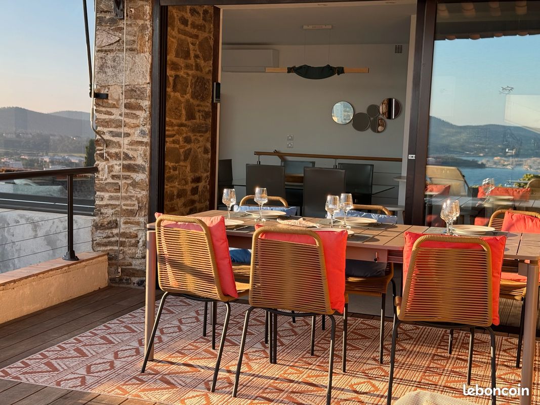 Charmante maison au calme avec vue imprenable sur la baie du Lavandou (image 4)