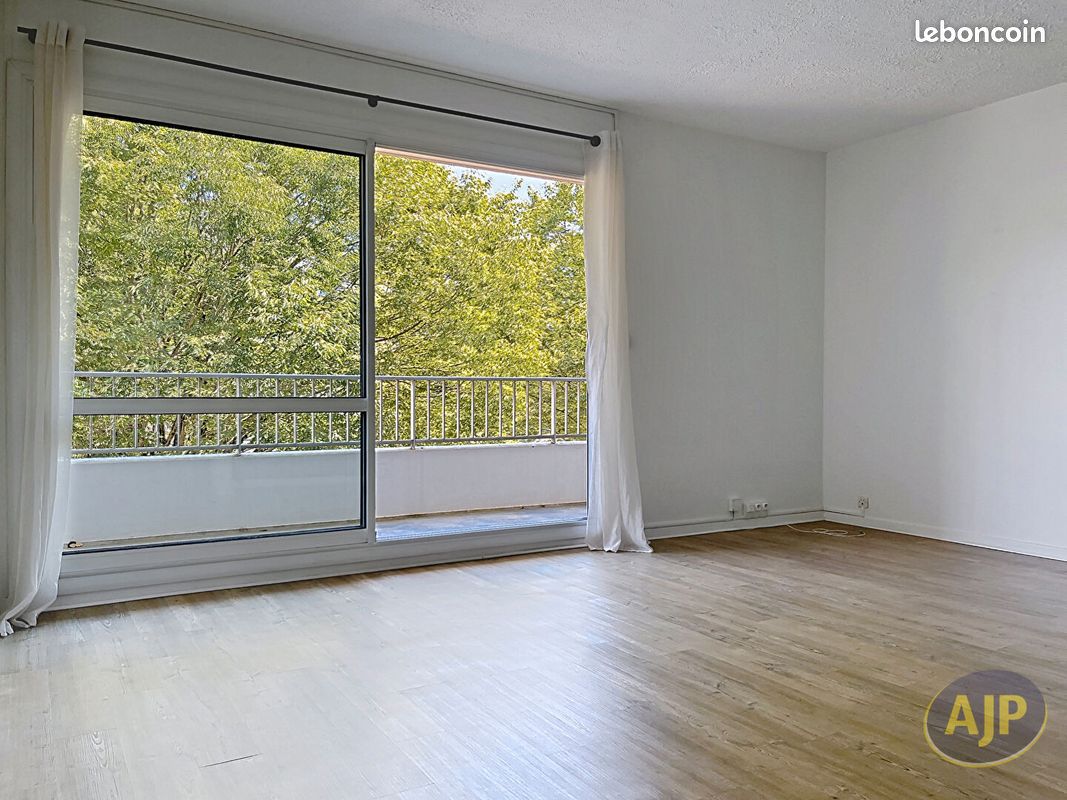 Appartement 4 pièces 79 m² · à Saint-Herblain · 79 m² · 950 €