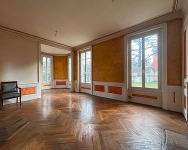 Maison 1 100 000 € - 250 m²