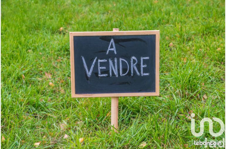 Terrain 953 m² · à Razès · 953 m² · 35 000 €