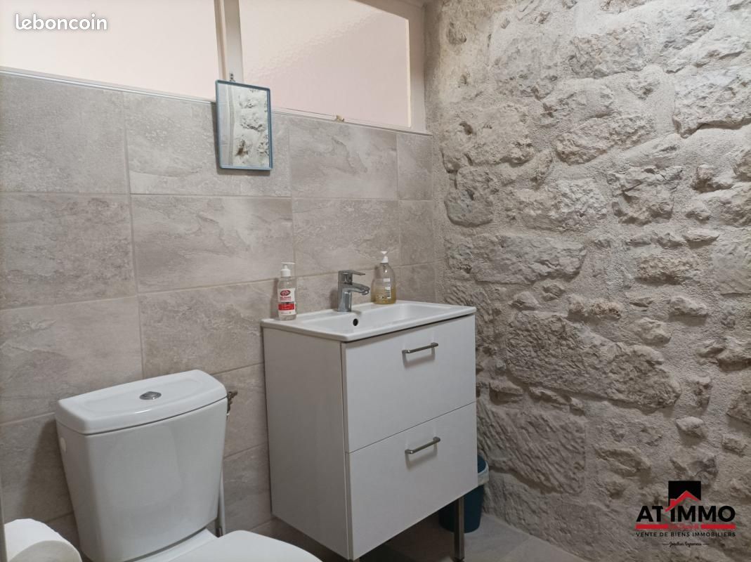 Maison de village 2 pièces 61 m² - Aubeterre-sur-Dronne 16390 (image principale 6)