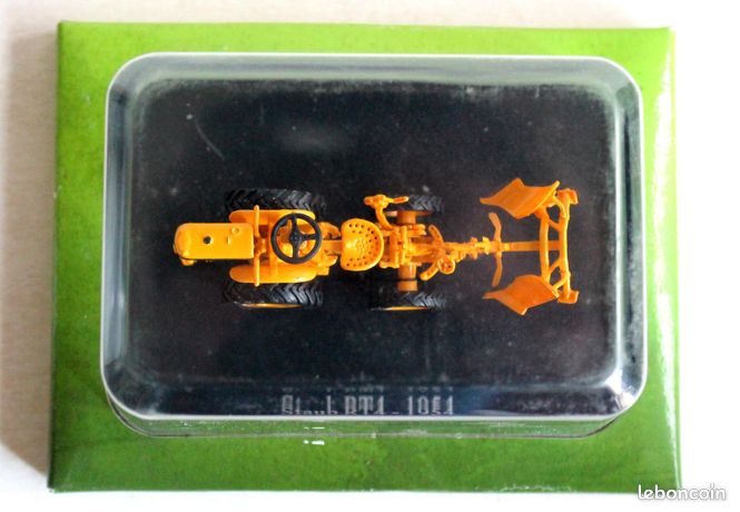 Tracteur STAUB RT4 1954 – Miniature 1/43 Universal Hobbies, Neuf