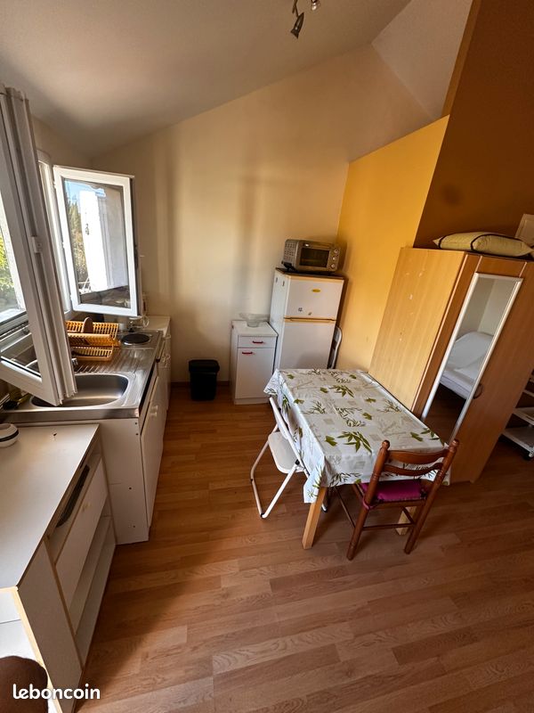 Appartement 1 pièce 18 m² · à Hyères · 18 m² · 330 €/mois