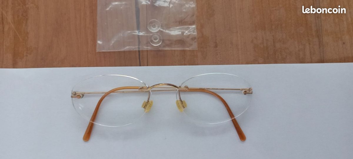 Lunette fine percée Accessoires Bagagerie