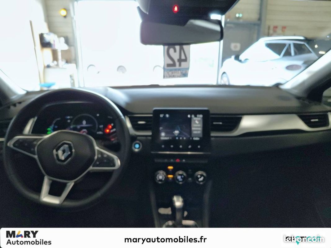 RENAULT Captur E-Tech hybride 145 Techno (image 8)