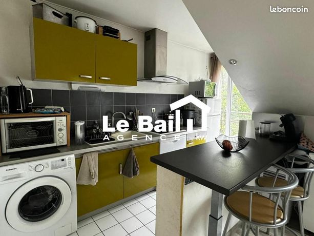 https://img.leboncoin.fr/api/v1/lbcpb1/images/6f/87/42/6f8742b6ef9d53dfc53648e35b56501c44b55a53.jpg?rule=ad-image
