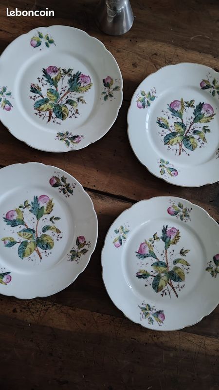 4 assiettes à dessert en porcelaine à motifs de roses moussues. 19ème siècle (image 2)