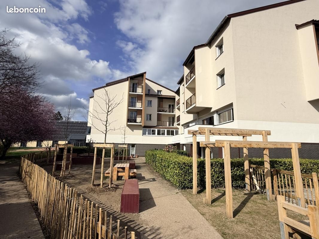 Appartement 3 pièces 71 m² · à Saint-Laurent-de-Chamousset · 71 m² · 502 €/mois