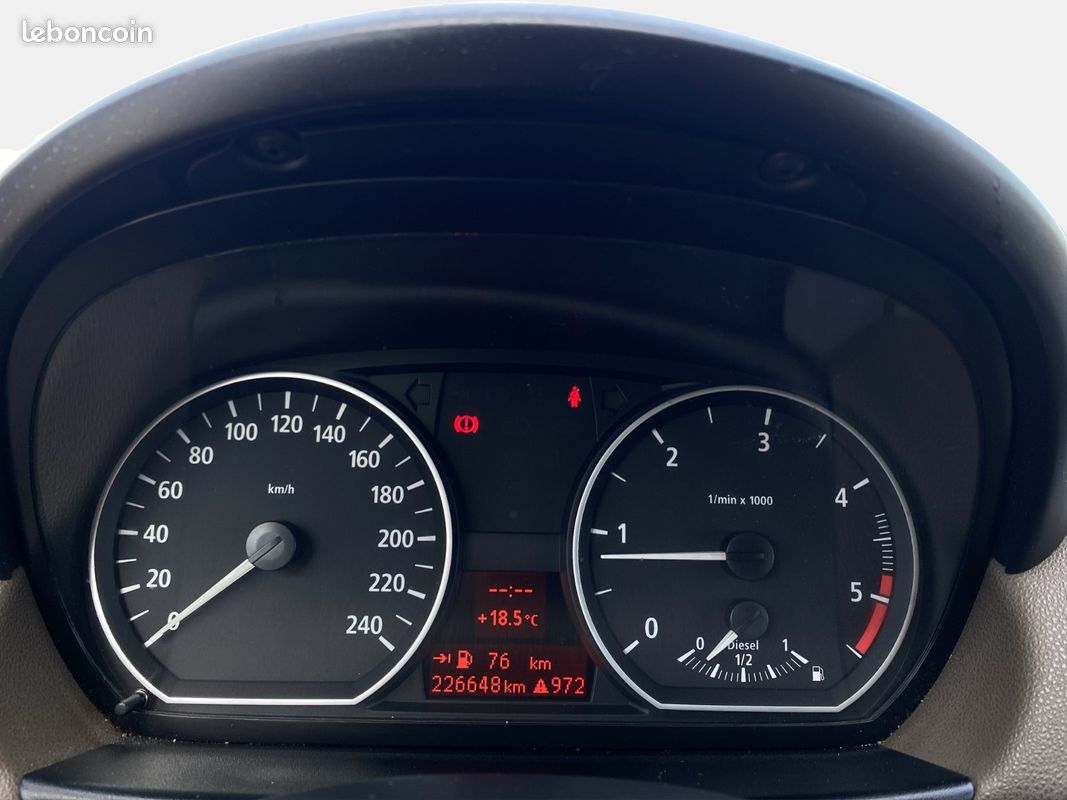 BMW SERIE 1 E87 118d Luxe (image 14)