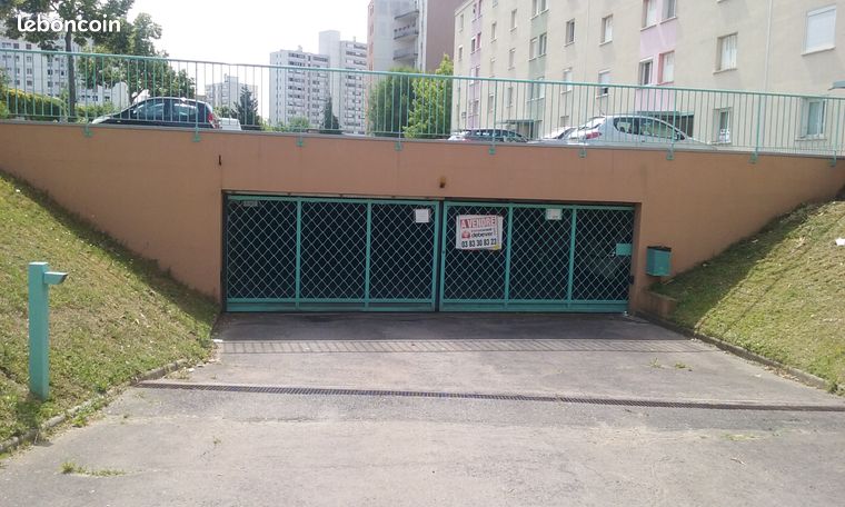 https://img.leboncoin.fr/api/v1/lbcpb1/images/6f/8a/83/6f8a836059909192201b9b0d7e9e9bb75b7de014.jpg?rule=ad-image