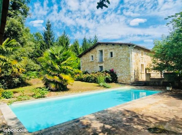 Maison 9 pièces 346 m²