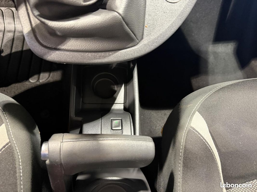 RENAULT KANGOO TCE 115 Energy Zen (image 16)