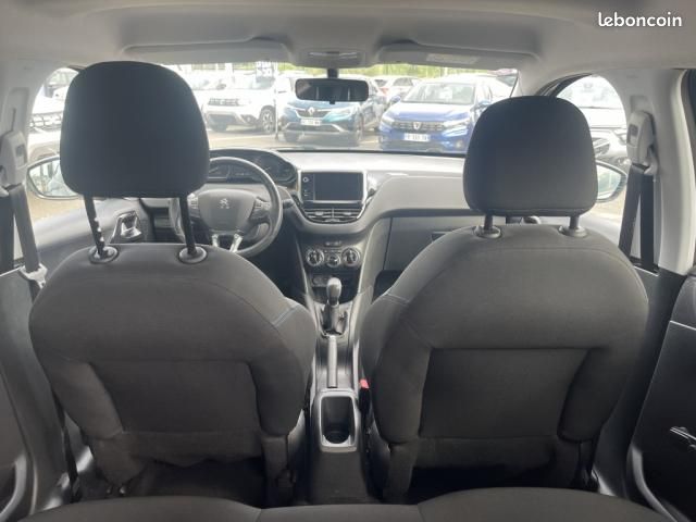 Peugeot 208 1.2 PureTech 82ch BVM5 Style (image 8)
