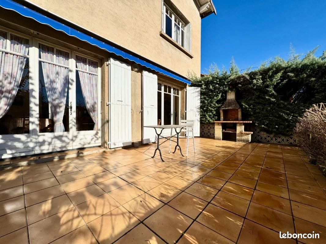 Maison 6 pièces 148 m² · à Castres · 148 m² · 166 000 €
