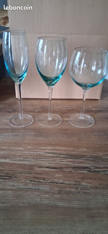 Ensemble 18 verres à vin (image 1)