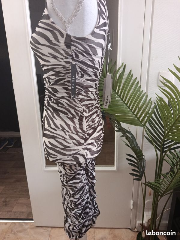 Robe midi moulante NA-KD zébrée asymétrique drapée style soirée taille XXS neuve étiquette (image 2)