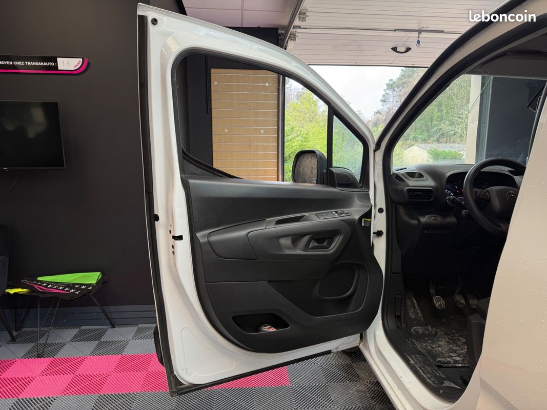 CITROEN BERLINGO Taille M BlueHDi 100 BVM Shine / ENTRETIEN COMPLET (image 35)