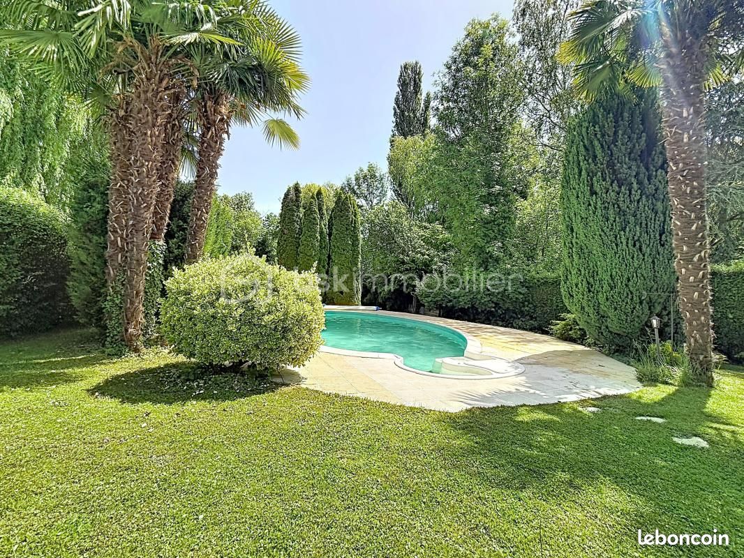 Maison 8 pièces 204 m² · à Parmain · 204 m² · 685 000 €