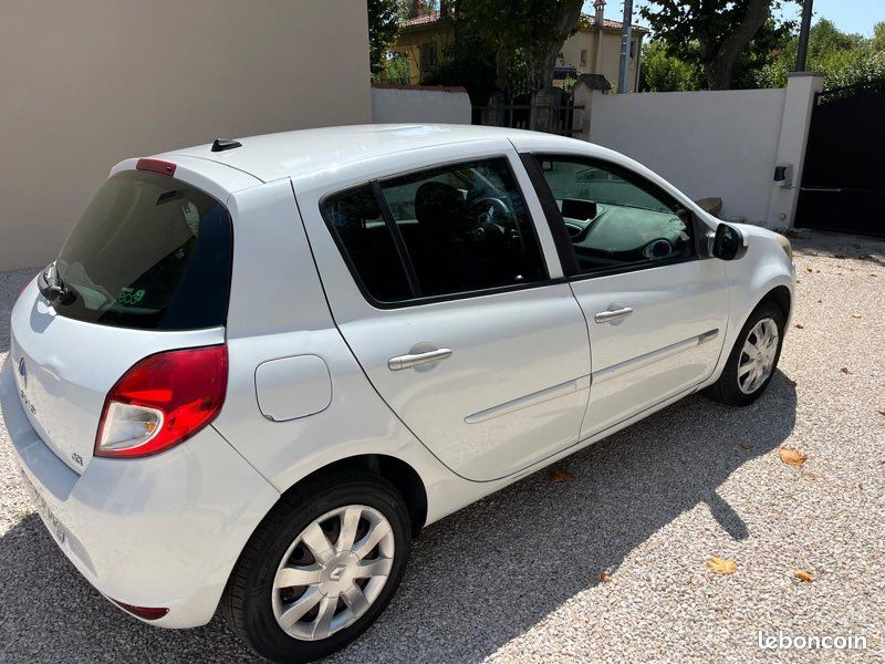 Clio 3 tomtom phase 2 2011 (image 2)