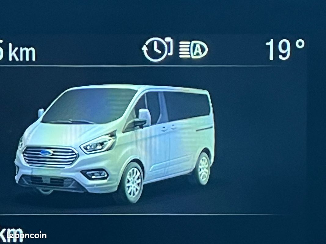 FORD TOURNEO CUSTOM 320 L1H1 1.0 EcoBoost 120 Phev Titanium (image 36)