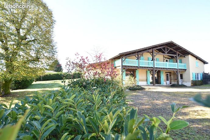 Maison 6 pièces 254 m²