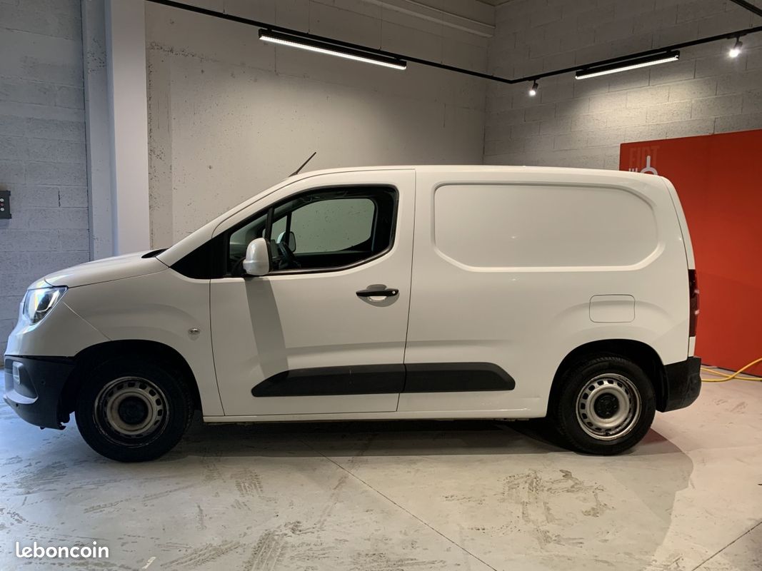 Opel Combo (4) 1.2 110ch L1H1/Standard Cargo (image 10)