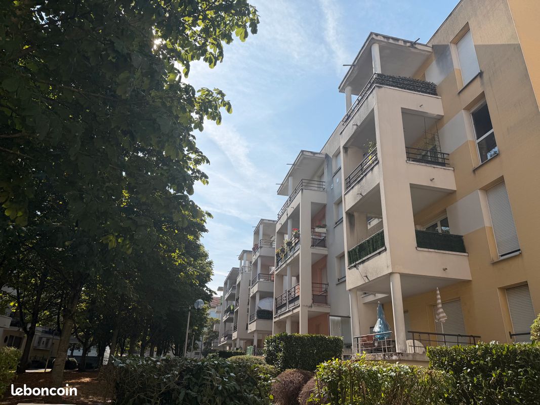 Parking 3 pièces 65 m² · à Metz · 65 m² · 890 €