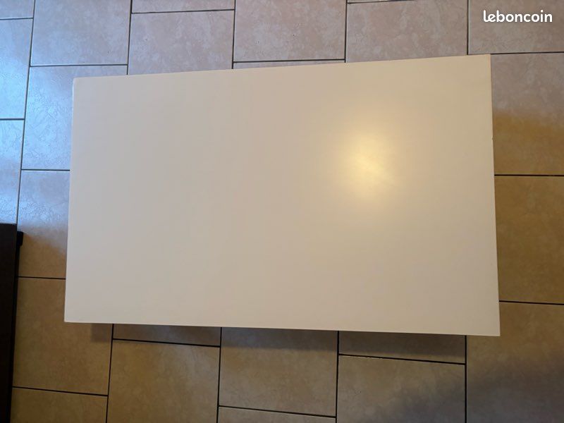 Table basse blanche (image 4)